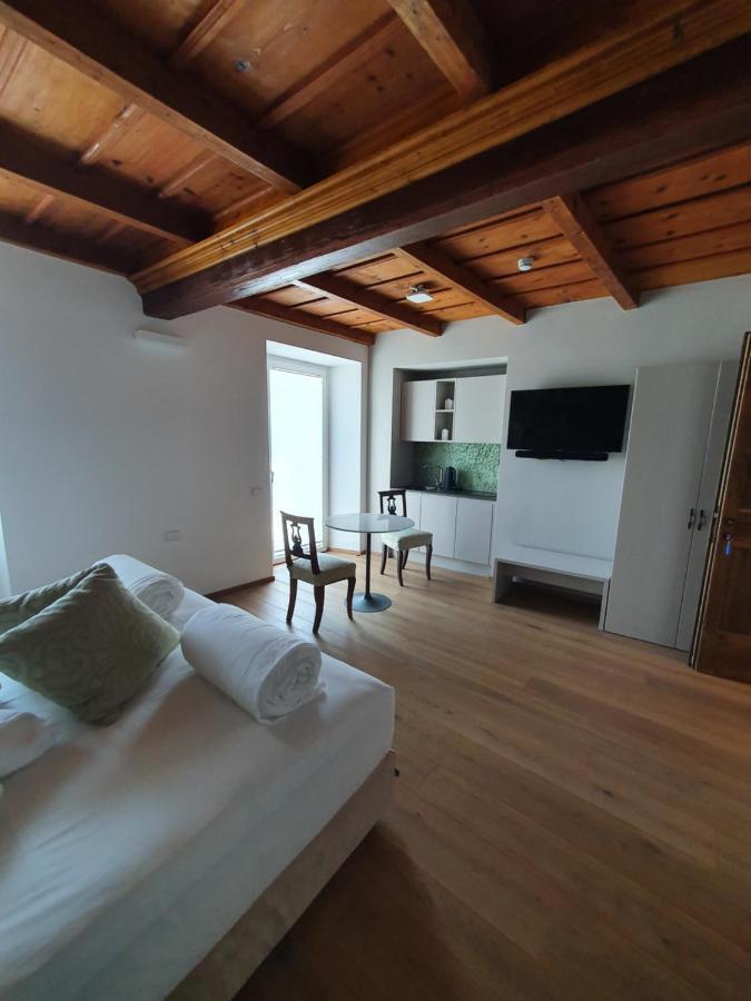 Casa Castagna 1620 Bed & Breakfast Mergozzo Dış mekan fotoğraf