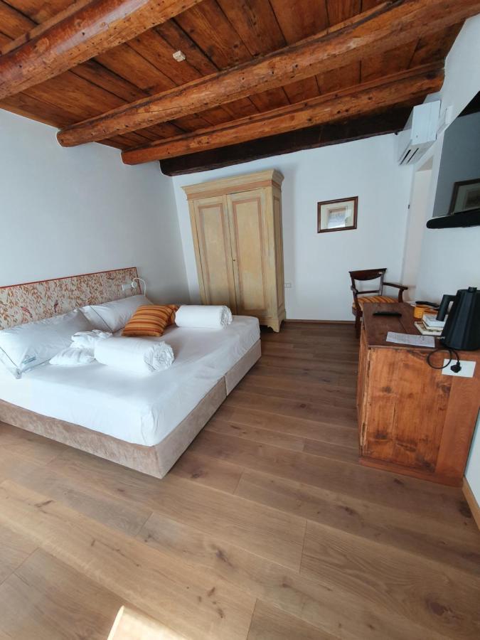 Casa Castagna 1620 Bed & Breakfast Mergozzo Dış mekan fotoğraf