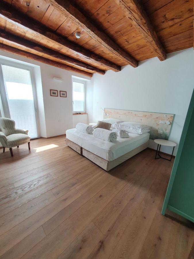 Casa Castagna 1620 Bed & Breakfast Mergozzo Dış mekan fotoğraf
