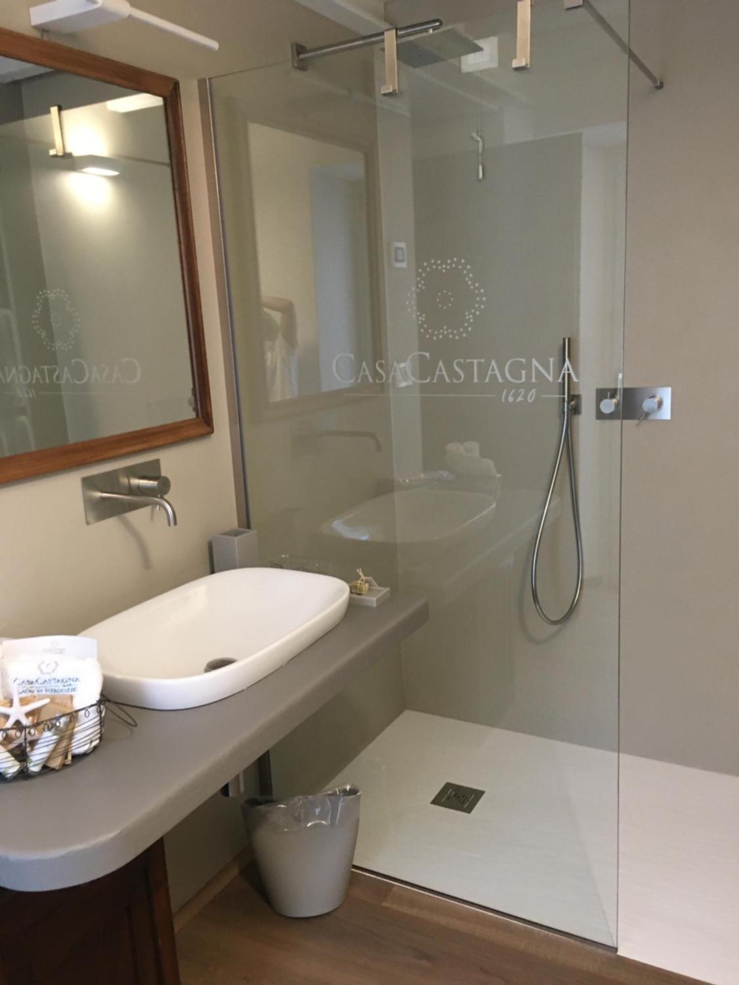 Casa Castagna 1620 Bed & Breakfast Mergozzo Dış mekan fotoğraf